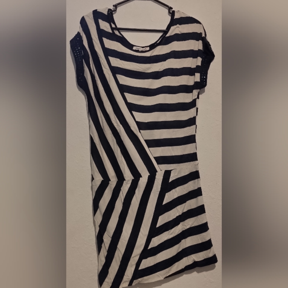 Umgss black white striped dress